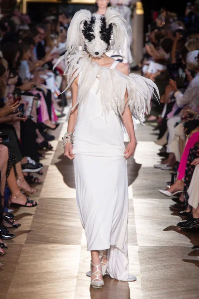 Look 37